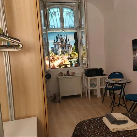 Crescenziovaticanflat * Roma